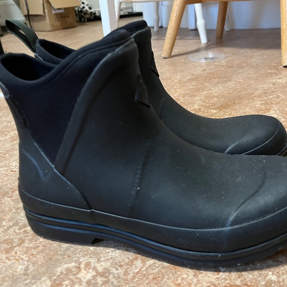 7.5 muck boots - Picture 4 of 4